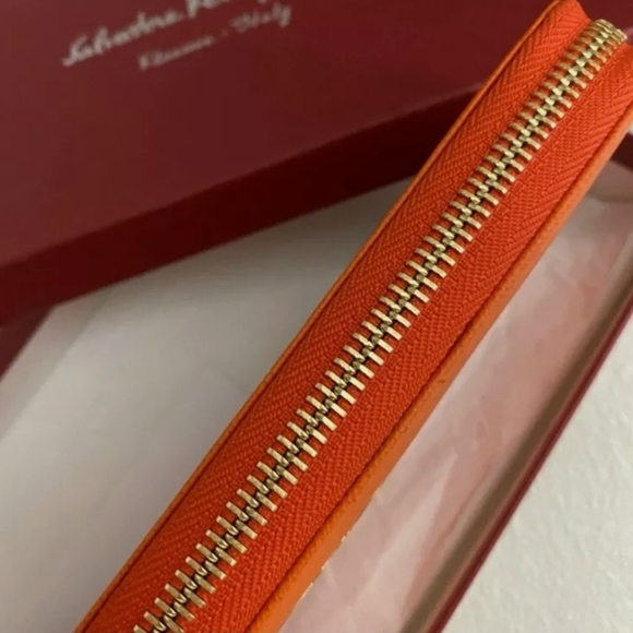 NWT ~ Salvatore Ferragamo Icona Large Gancini Zip Around Wallet ~ Lava - Picture 7 of 15